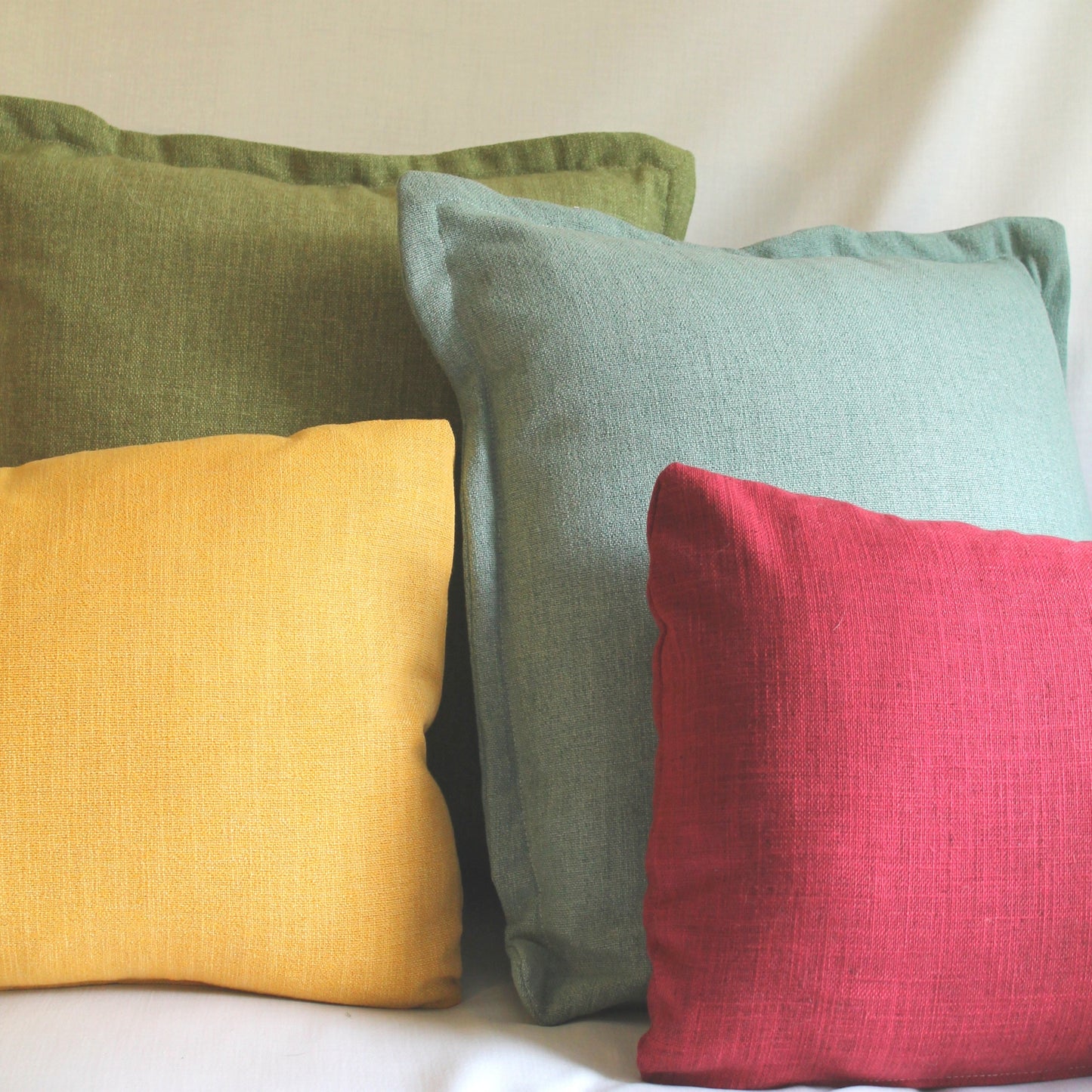 Toss cushions